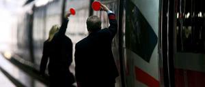 Mitarbeiter der Deutschen Bahn in Frankfurt.