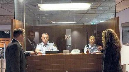 Weitreichende Pläne. Sämtliche Passagiere in „Risikogebiete“ sollen künftig kontrolliert und ihre Daten mit Fahndungsdateien abgeglichen werden.