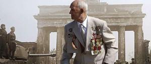 Sowjetischer Veteran beim Kriegsgedenken.