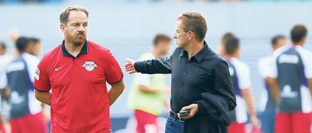 Schwieriges Verhältnis. Sportdirektor Ralf Rangnick (rechts) hat sich nie gut mit Alexander Zorniger verstanden, nun musste der Trainer gehen.