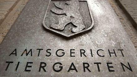 Versteigert werden im Amtsgericht Tiergarten fast jede Woche ehemalige Asservate – also Gegenstände, die bei Gerichtsverfahren eine Rolle gespielt haben