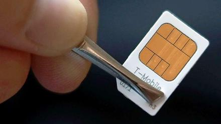 NSA und GCHQ sollen Codes von Handy-SIM-Karten gestohlen haben.