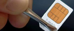 NSA und GCHQ sollen Codes von Handy-SIM-Karten gestohlen haben.