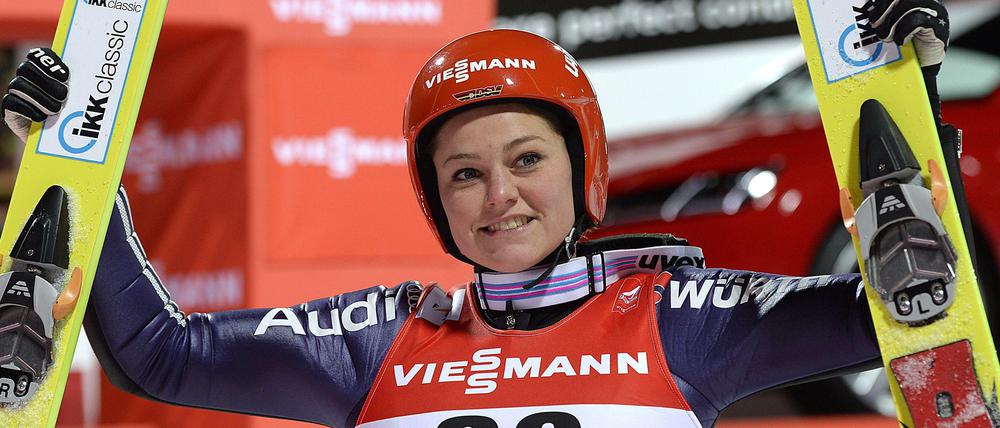 Skispringerin Carina Vogt nach ihrem Triumph bei der Weltmeisterschaft