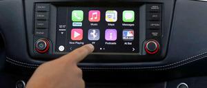 Mit Carplay hat Apple eine App-Plattform für Autos entwickelt. Ein ähnliches System hat auch Google im Angebot. Autos gelten als Hoffnung für die breite Nutzung des Internets der Dinge.