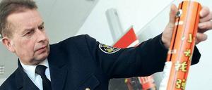 Na dann: Guten Rutsch. Wilfried Gräfling, 59, hofft auf eine Silvesternacht ohne Verletzte. Seit 2006 ist er Berlins Landesbranddirektor.