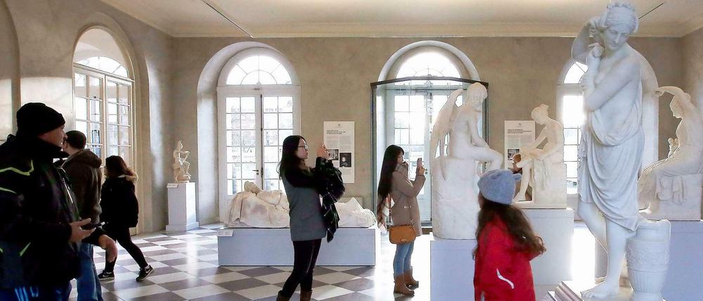 Zu Gast bei Luise. Der Neue Flügel im Schloss Charlottenburg kann wieder besichtigt werden.