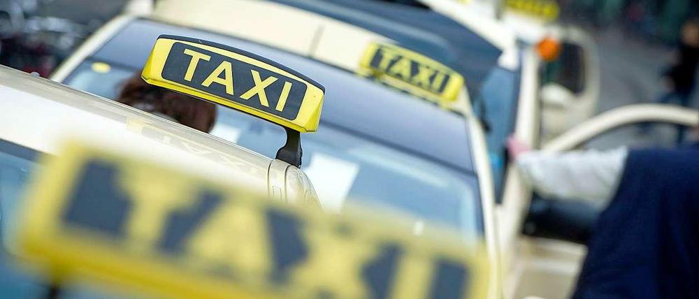 Mehr Geld fürs Gelb. Die Taxiverbände wollen die Preise um 15 Prozent erhöhen – dabei ist Berlin hier schon spitze. 