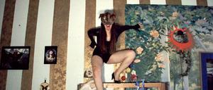 Kunst und Magie. Die 31-jährige Rumänin Viviana Druga nutzt für ihre Kunst die Mittel der Fotografie und der Performance. Auffällig ist ihre Vorliebe für Streifen.