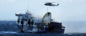 Nach wie vor treibt die Adria-Fähre "Norman Atlantic" führerlos auf dem Meer.