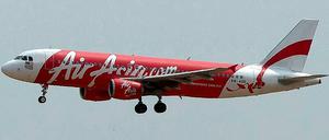 Ein Flugzeug der Fluggesellschaft Air Asia.