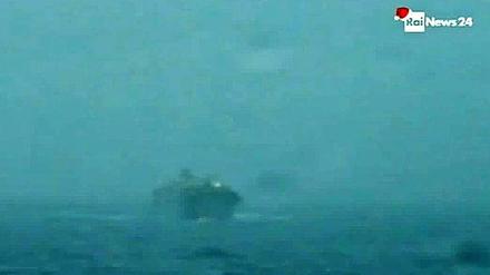 Sturm über dem Meer. Dieses Bild von der havarierten Fähre "Norman Atlantic" stellte der italienische Fernsehsender RaiNews24 zur Verfügung.