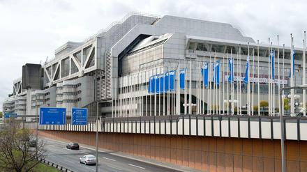 Flüchtlinge im ICC? Der Vorschlaf von Ex-Bürgermeister Diepgen löst Irritationen aus.