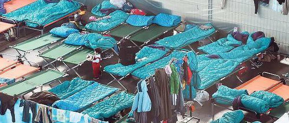 Blick in eine Notunterkunft für Flüchtlinge in Bruchsal.