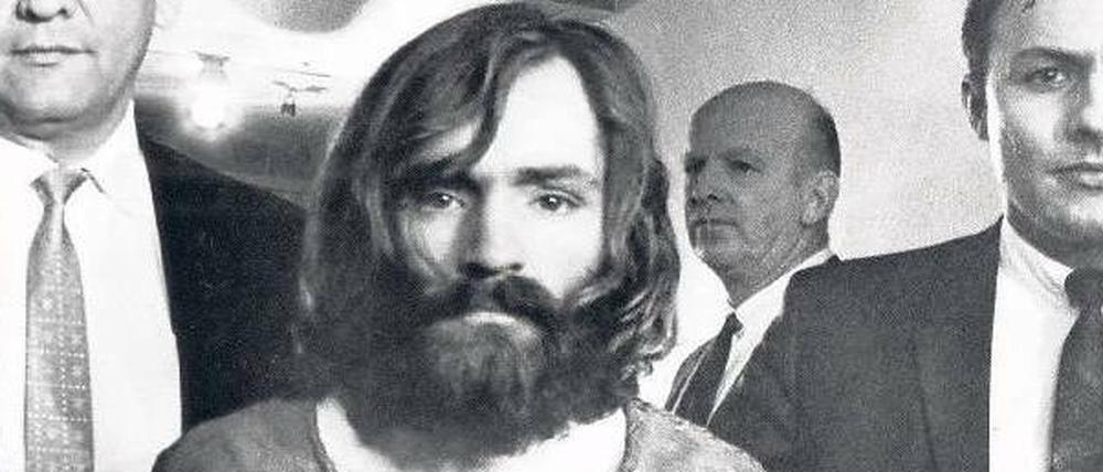 Ohne Reue. Als Anführer einer Sekte war Charles Manson unter anderem für den Tod der Schauspielerin Sharon Tate verantwortlich. Ein Gefühl der Schuld kann Manson nach eigenen Angaben nicht empfinden: „Ich weiß nicht, was Reue ist.“