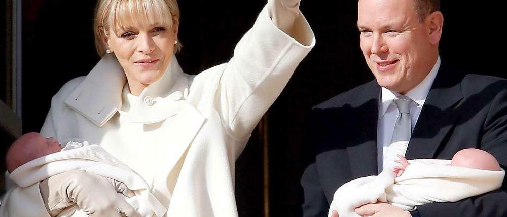 Fürst Albert II. und Fürstin Charlène von Monaco haben am Mittwoch ihre Zwillinge präsentiert.