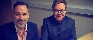 Elton John (r.) und David Furnsih haben geheiratet. Dieses Bild veröffentlichte der Musiker bei Instagram.