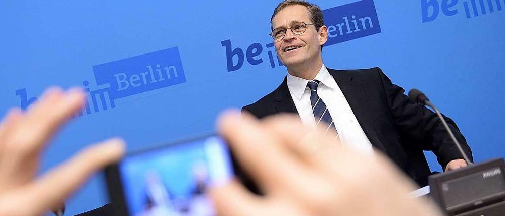 Michael Müller bei der Pressekonferenz nach der Senatssitzung. Offenbar will der neue Regierende Bürgermeister, dass Jörg Marks neuer BER-Chef wird.