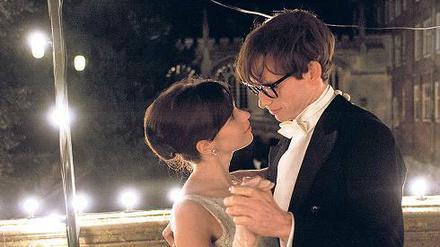 Happy Beginning. Stephen Hawking (Eddie Redmayne) und seine Jane (Felicity Jones).