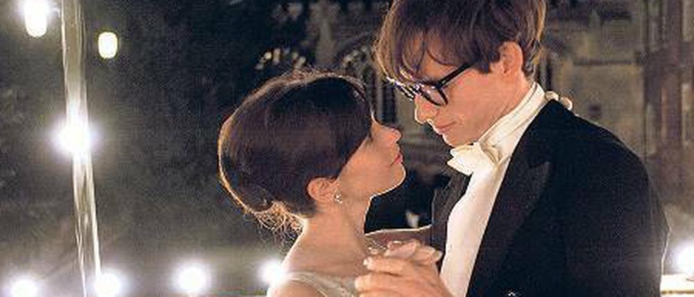 Happy Beginning. Stephen Hawking (Eddie Redmayne) und seine Jane (Felicity Jones).
