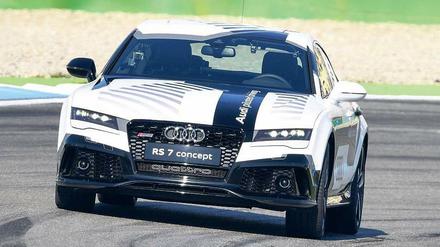Roboter-Audi. Ein mit 20 Sensoren ausgerüstetes Fahrzeug des Modells A7 mit dem Spitznamen „Jack“ fährt in zwei Tagen die Strecke vom Entwicklungslabor im kalifornischen Silicon Valley zur Messestadt Las Vegas – der Fahrersitz bleibt dabei leer. 
