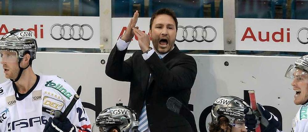 Unerwartete Auszeit. Am Dienstag trennten sich die Eisbären Berlin von Trainer Jeff Tomlinson.