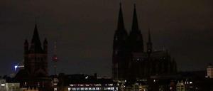 Licht aus: Die Außenbeleuchtung des Kölner Doms wurde aus Protest abgeschaltet.