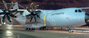 Startklar. Deutschlands erster A 400 M wurde im spanischen Sevilla gefertigt. Die Abnahme durch die Bundeswehr dauerte mehrere Wochen. 