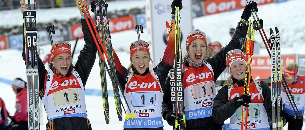 So sehen Sieger aus: Vanessa Hinz, Franziska Preuss, Luise Kummer und Franziska Hildebrand (v.l.n.r.).
