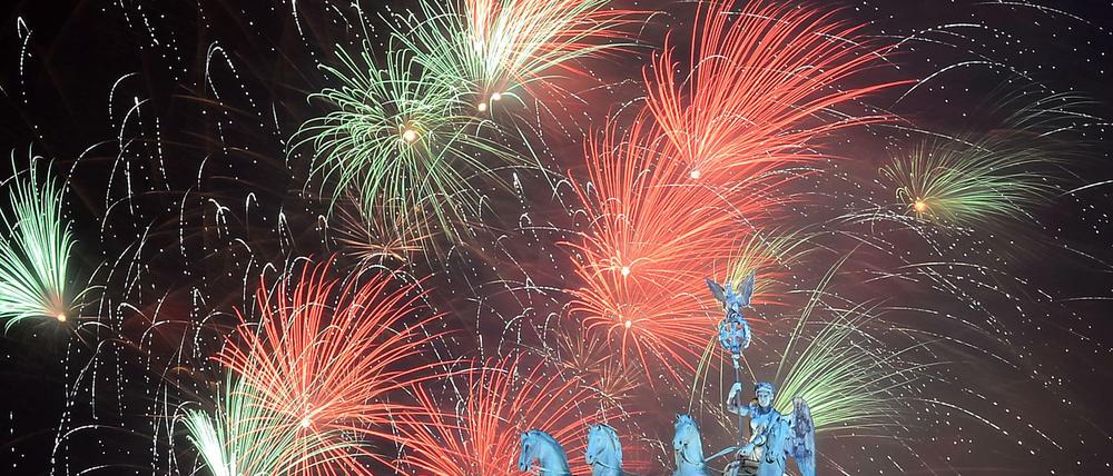 Zur Silvesterparty am Brandenburger Tor werden rund eine Million Gäste erwartet.
