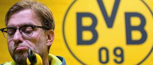Augen zu und durch: Der kriselnde BVB-Trainer Jürgen Klopp.