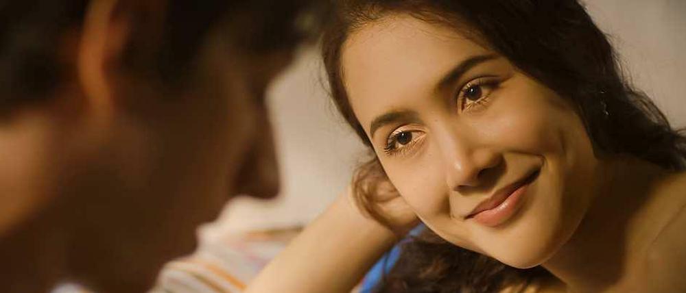 Felix verliebt sich in Fai, gespielt von Aisawanya Areyawattana. 