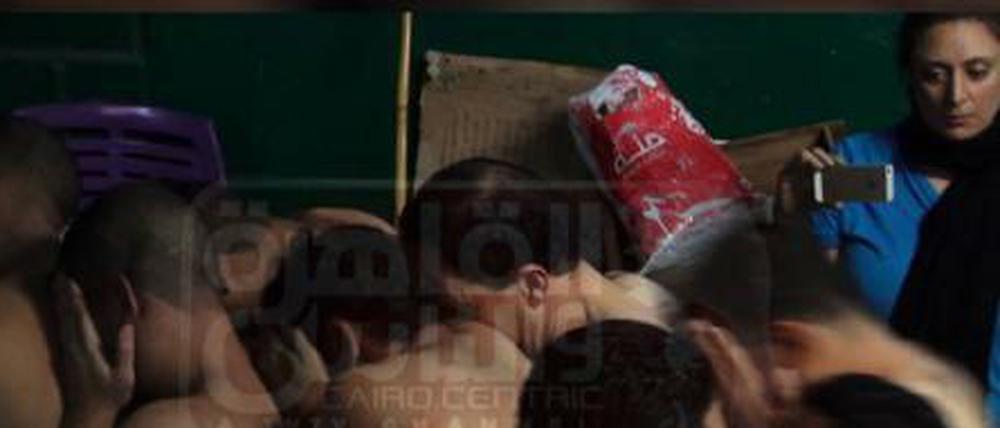 Gruppenbild mit Journalistin: Mona Iraqi recherchierte zu "Schwulen und Aids in Ägypten" und ließ dann dutzende Männer von der Polizei festnehmen. 