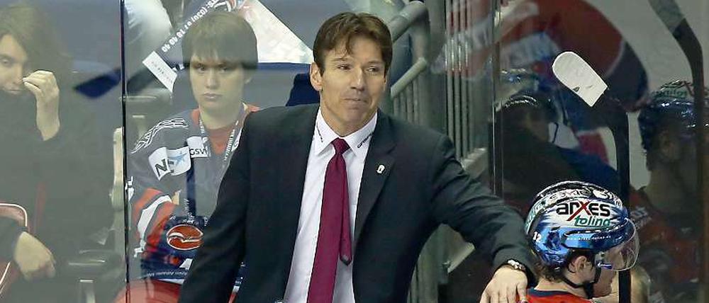 Der neue an der Seite: Eisbären-Trainer Uwe Krupp.