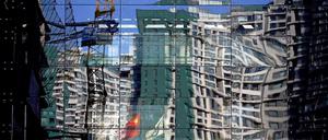 Nach Olympia ist der Bauboom in Peking zurückgegangen. Und doch bringen nach wie vor Tausende neuer Projekte Wanderarbeiter in die Stadt.