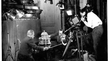 Hans Cürlis beim Dreh des Kulturfilms "Welfenschatz".