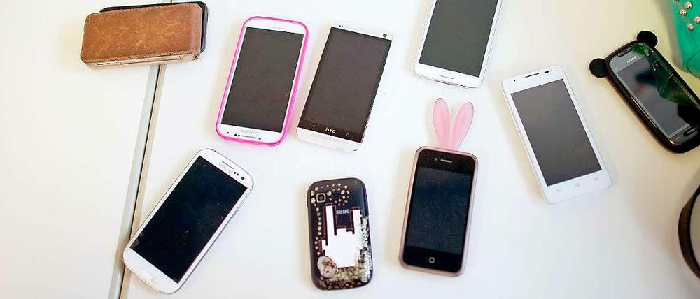 In allen Variationen: Smartphones sind inzwischen ein ständiger Begleiter - ebenso wie das mobile Internet.