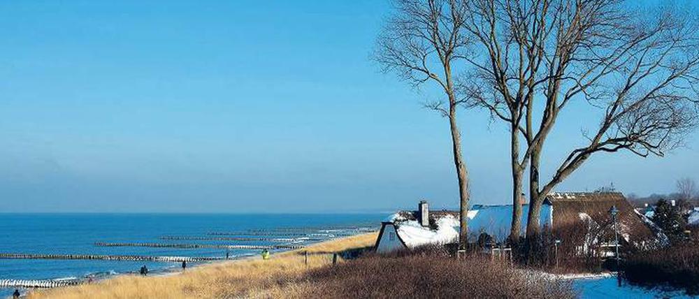 Ganz menschenleer sind die Strände auf dem Darß auch in der kalten Jahreszeit selten. Die Lust auf Winter am Meer hat stark zugenommen. 