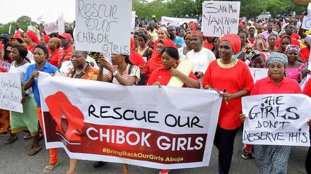 Nigerianerinnen protestieren Ende April in der Hauptstadt Abuja für die Freilassung der Schulmädchen.