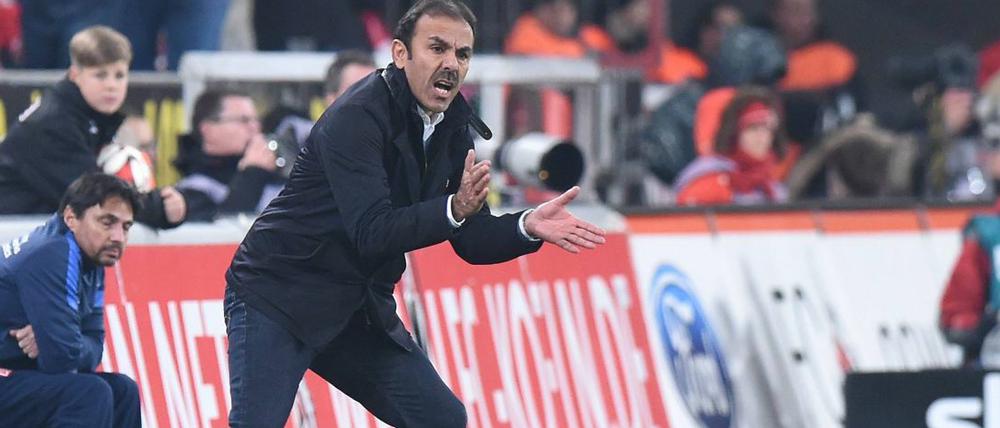 Schwere Aufgabe für Trainer Jos Luhukay und Hertha BSC: Der FC Bayern gastiert im Olympiastadion.