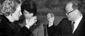 Zeremonie in Peking: Am 19. Dezember 1984 besiegelten die Londoner Premierministerin Margaret Thatcher und Pekings Ministerpräsident Zhao Ziyang die Rückgabe Hongkongs an China.