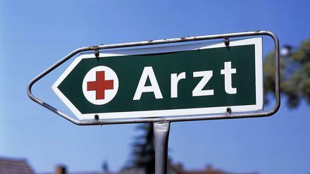 Wo geht´s zum Arzt? In Berlin sind vor allem zum Jahresende die Rettungsstellen überlaufen - weswegen mehr Praxen öffnen sollten.