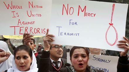 Viele Menschen in Pakistan wollen Rache, die Taliban sollen für ihren Terror bezahlen. 