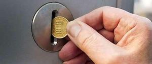 Hinein, hinein. 8,24 Millionen Euro netto erhielten die Bezirke in Berlin 2013 durch Gebühren fürs Parken. Pankow hat das meiste Geld erhalten.