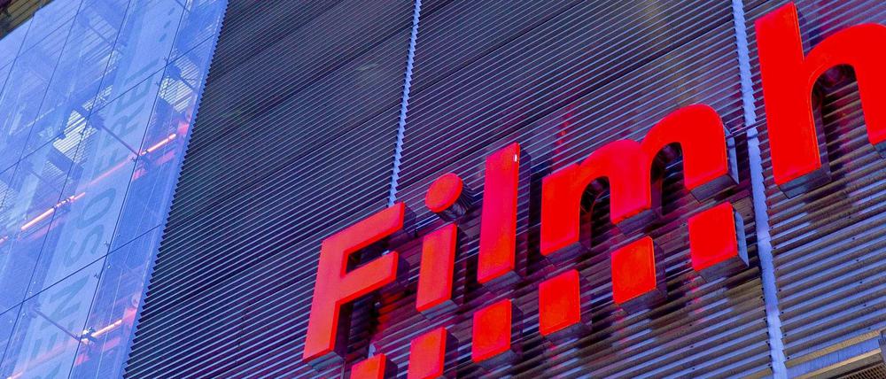 Die Fassade des Filmhauses Berlin am Potsdamer Platz.