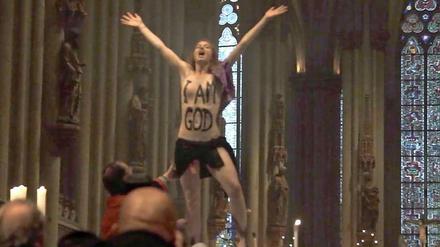 Femen-Protest im Kölner Dom.