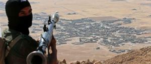 Blick auf eine vom IS besetzte Stadt in der Nähe von Mossul, Irak