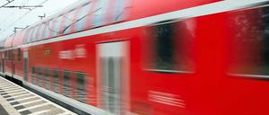 Durchfahrt. Im Regionalexpress ist eigentlich Rauchverbot angesagt.