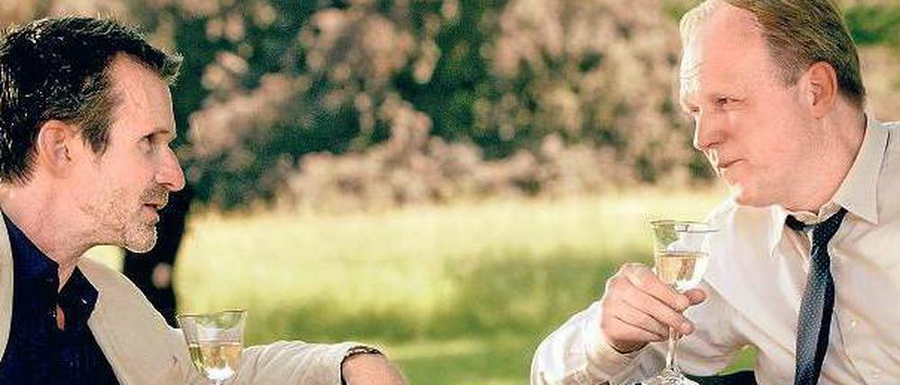 Viele Leichen, Kunstzitate sowie Ulrich Matthes (li. ) und Ulrich Tukur überzeugten die Jury: Der „Tatort – Im Schmerz geboren“ wurde „Bester Film“.