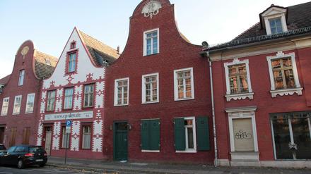 Grün auf Rot: Dieses Holländerhaus in Potsdam wird jetzt versteigert
